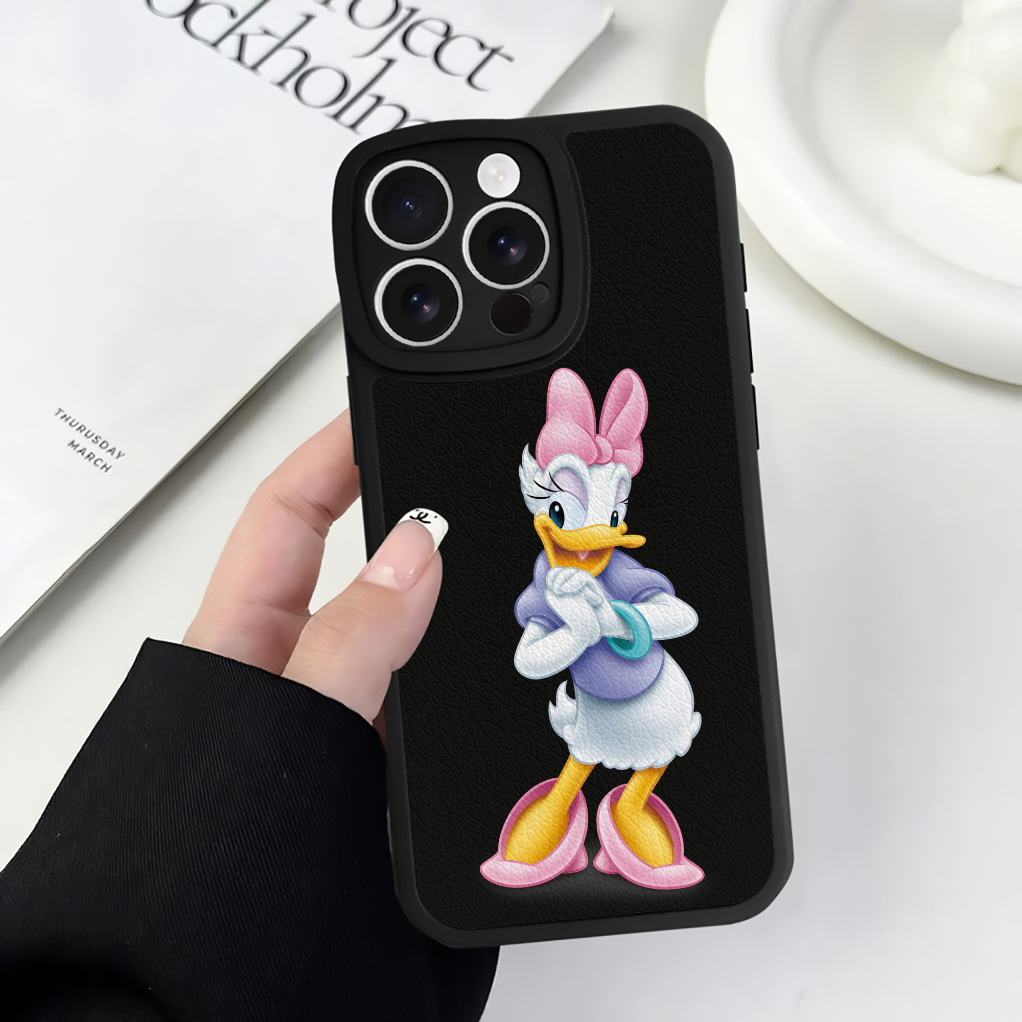 （画像用） ミッキーマウス Mickey Mouse 【iPhone 16シリーズ対応】シリコンスマホケース（レザー調） 材質：シリコン